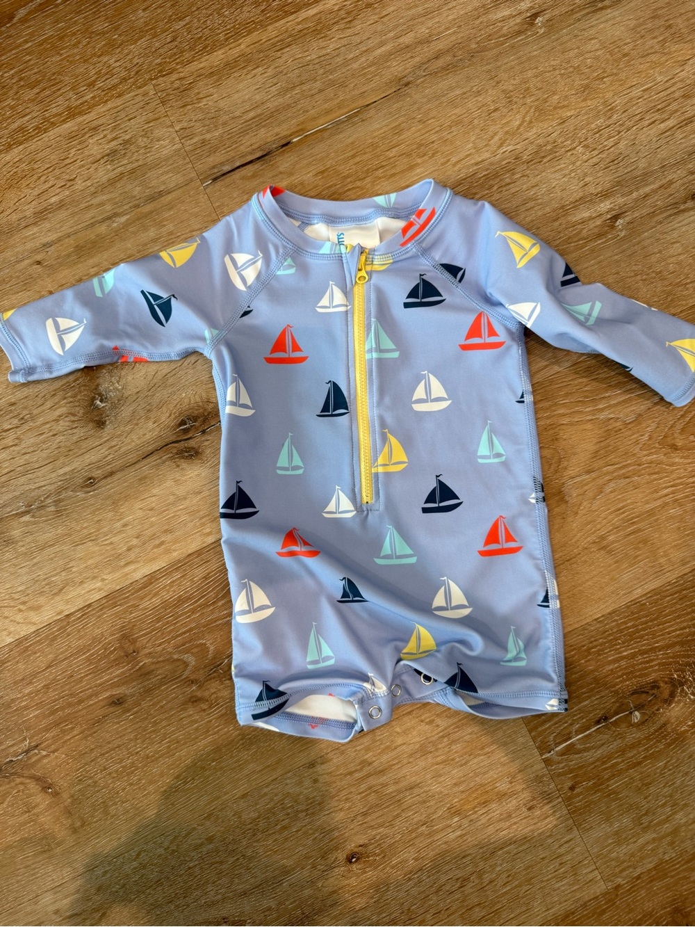 Ruggedbutts one piece zipper upf50+ sunsuit like new condition size 6-12 months